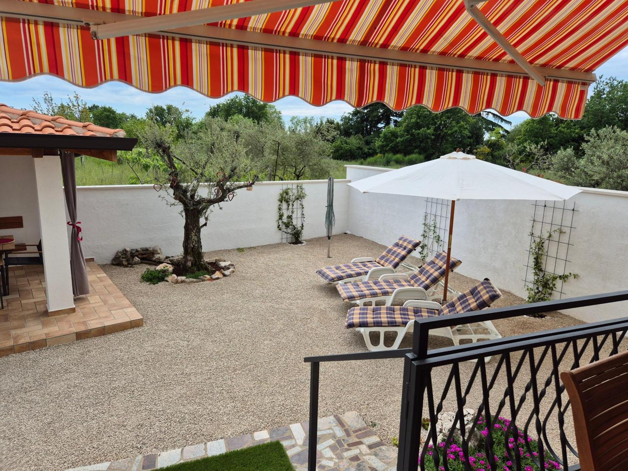 Apartment Vinja Porec - Privat Garden - Whirlpool Extérieur photo