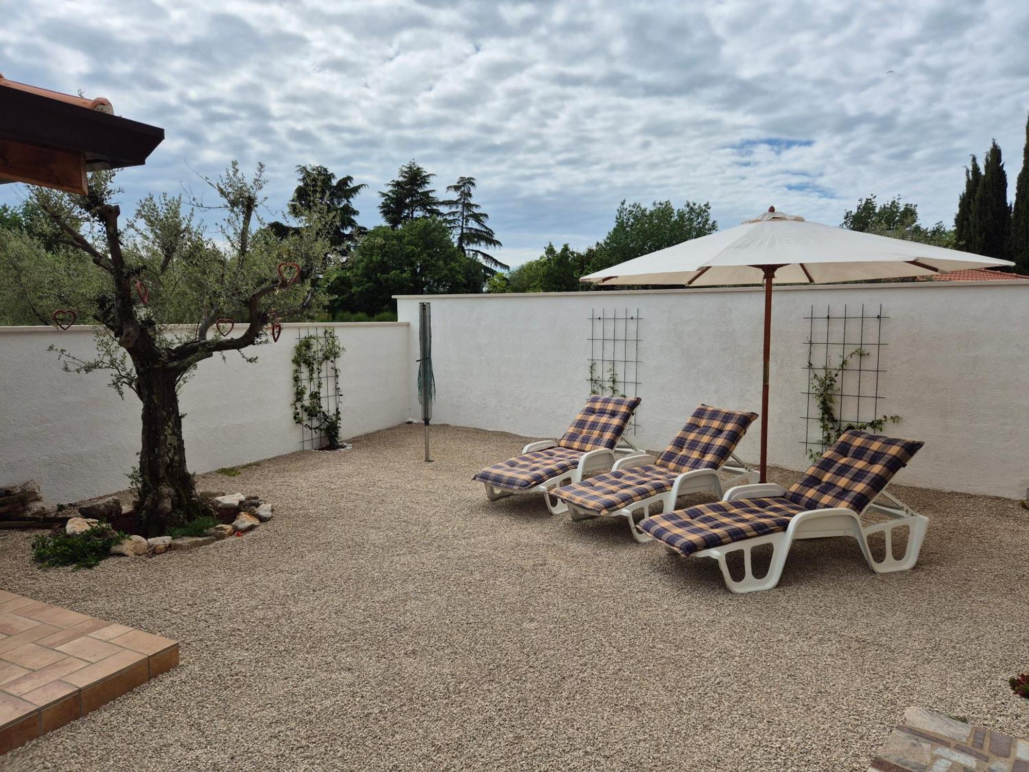Apartment Vinja Porec - Privat Garden - Whirlpool Extérieur photo